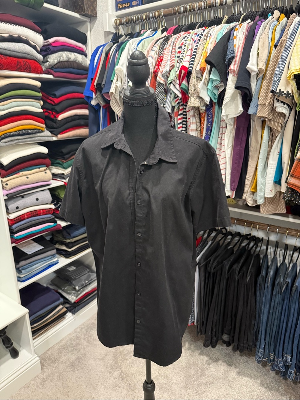 Classic Men's Black Short-Sleeve Button-Up Shirt